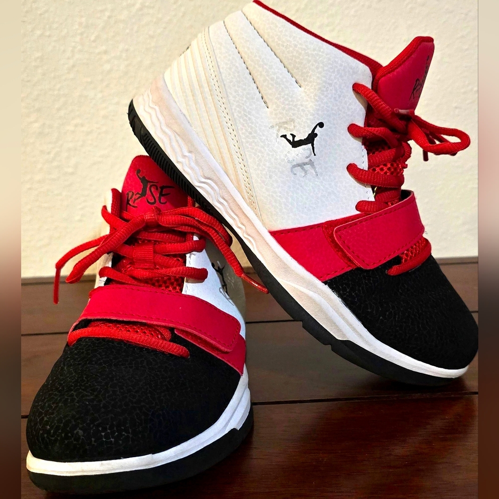 Boys Rise size 3 sneakers